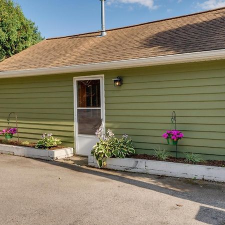 Okauchee Lake Vacation Rental With Boat Dock! Oconomowoc Exterior foto