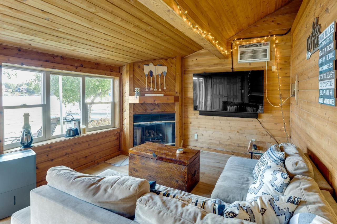Okauchee Lake Vacation Rental With Boat Dock! Oconomowoc Exterior foto